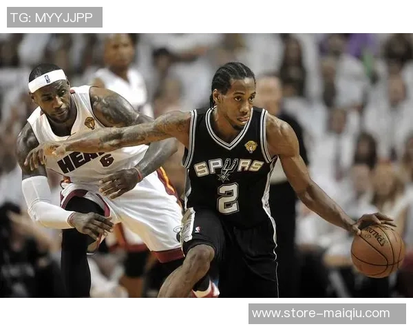 雷霆与马刺季后赛第二场激战回顾关键时刻的精彩瞬间与战术分析